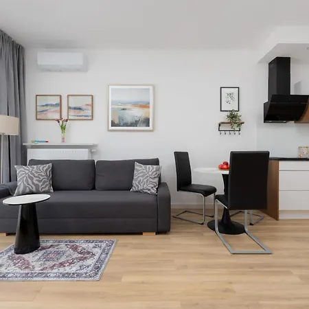 Fabulous Close To Paley And Medicover With Courtyard View شقة وارسو