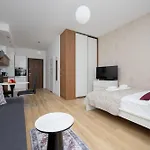 Apartment Fabulous Close To Paley And Medicover With Courtyard View Warschau