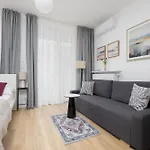 Fabulous Close To Paley And Medicover With Courtyard View