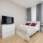Διαμέρισμα Fabulous Close To Paley And Medicover With Courtyard View *