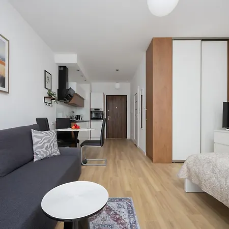 Fabulous Close To Paley And Medicover With Courtyard View Апартаменты