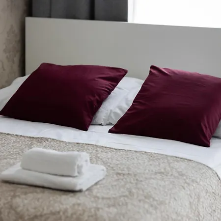 Апартаменты Fabulous Close To Paley And Medicover With Courtyard View *