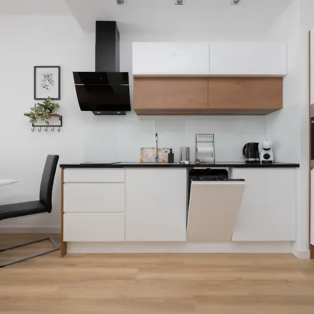 Fabulous Close To Paley And Medicover With Courtyard View Апартаменты