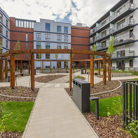 Апартаменты Fabulous Close To Paley And Medicover With Courtyard View