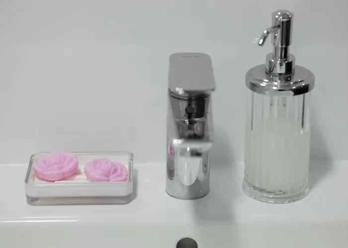 Fabulous Close To Paley And Medicover With Courtyard View *